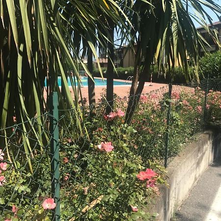 antonellagardalake Desenzano del Garda Bagian luar foto